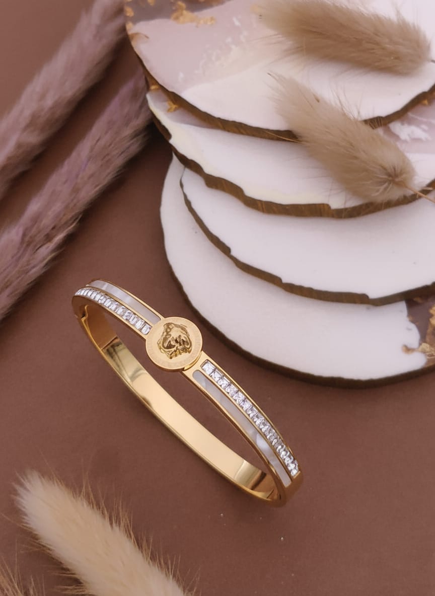 Regal Lion Emblem Kada