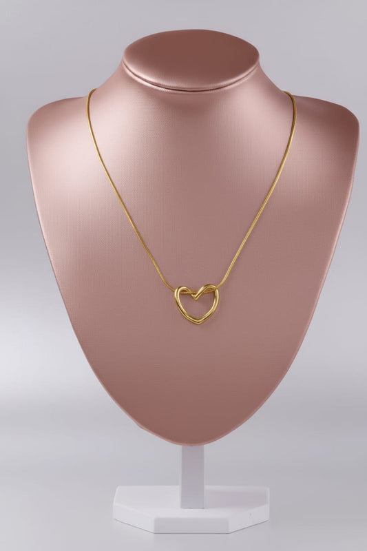 Elegant Heart-Shaped Gold Pendant Necklace